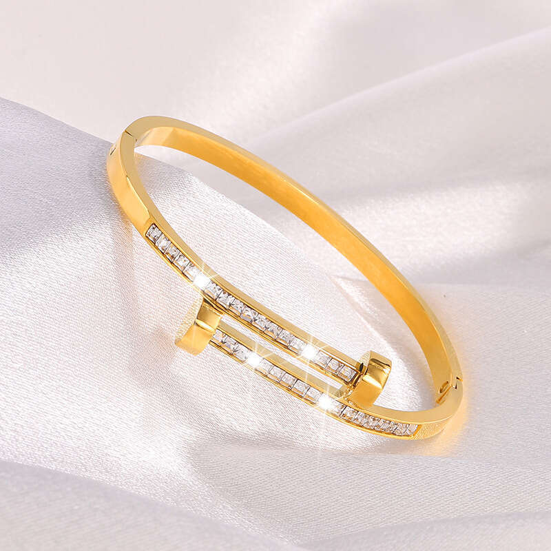 Titanium steel with double headed nails and full dia for girls fashionable temperament versatile bracelet