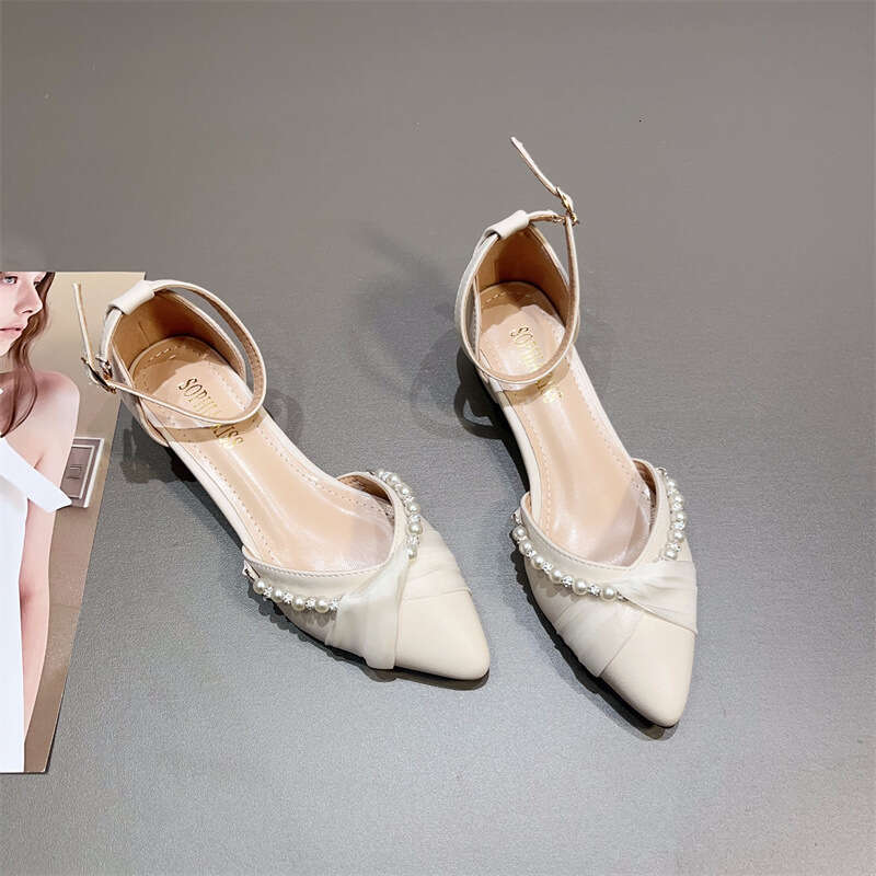 Fashionable One-Piece Buckle Strap Mid Heel Sandals For Women, Korean Version, Summer New Item, Fairy Low Heel, Pointed And Gentle Style, Single Shoe