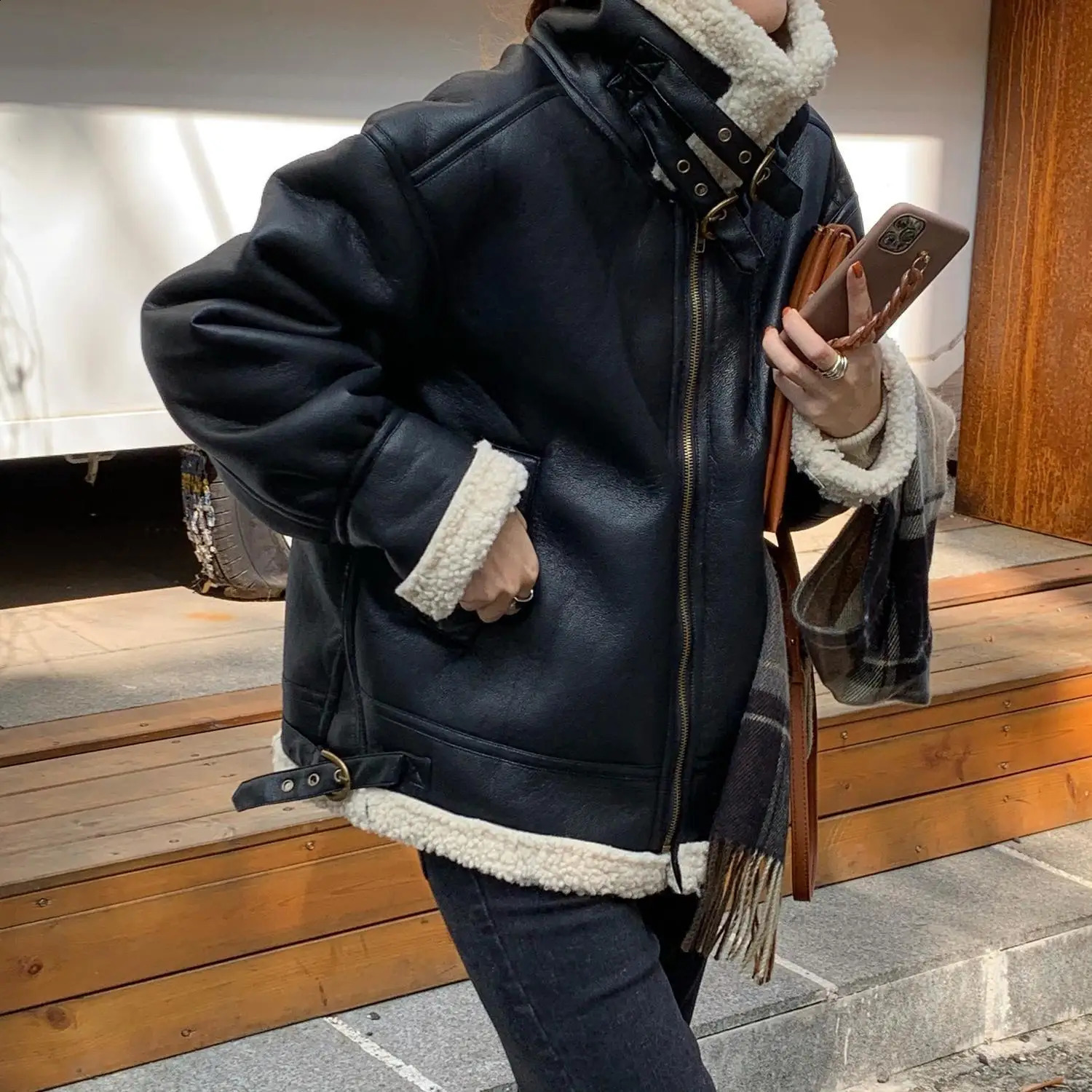American retro motorcycle style autumn and winter jacket female lapel Y2K leather loose n oversized 241105