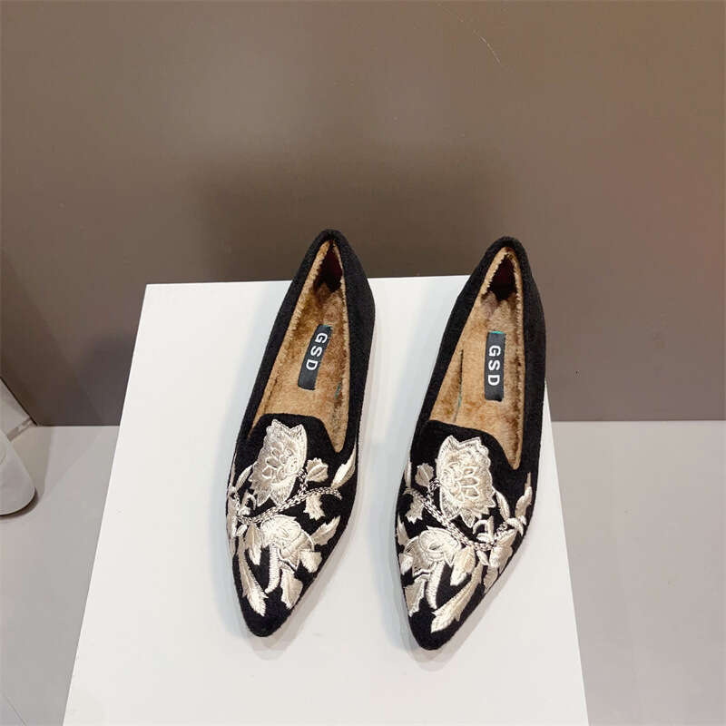 Korean Version Winter New Fashionable Versatile Pointed And Fuzzy Fur With A Single Kick In The Middle, Women's Warm Cotton Shoes