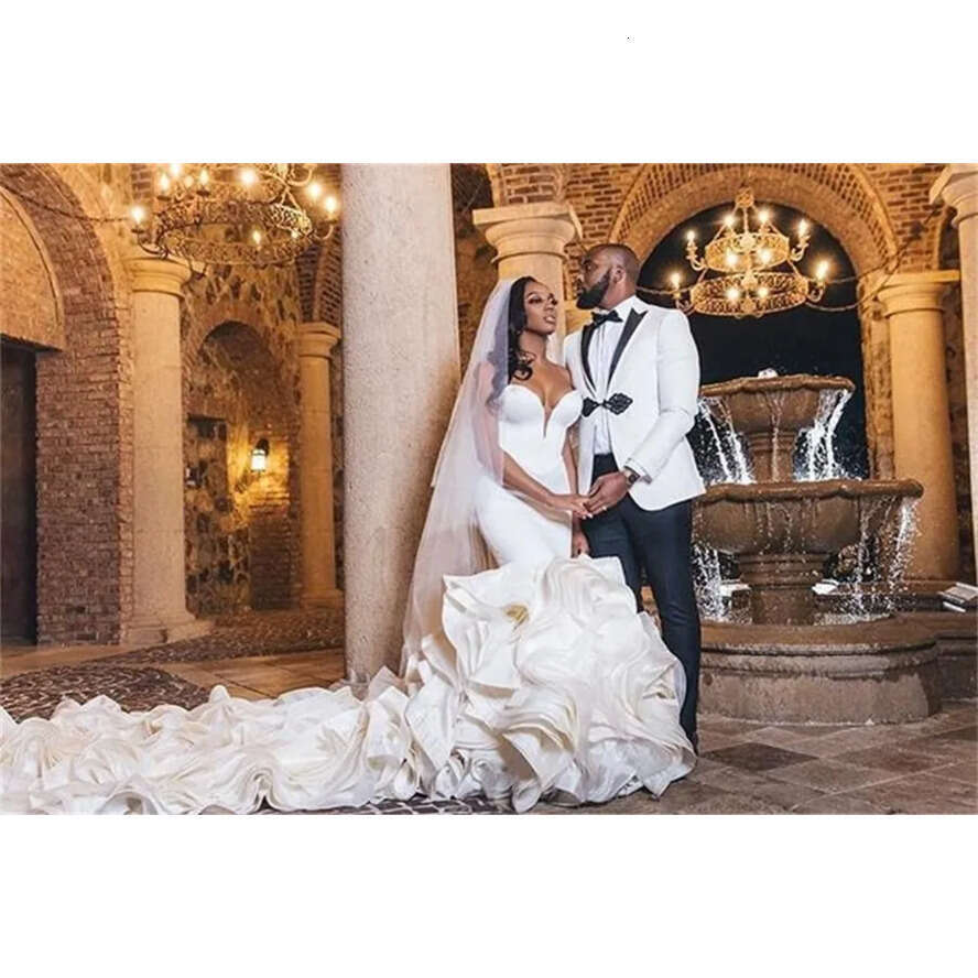 Vintage Mermaid Wedding Dresses Urious Sweetheart Bridal Gowns Cathedral Train Cascading Ruffles Tiered Satin Plus Size African Nigerian Fishtail
