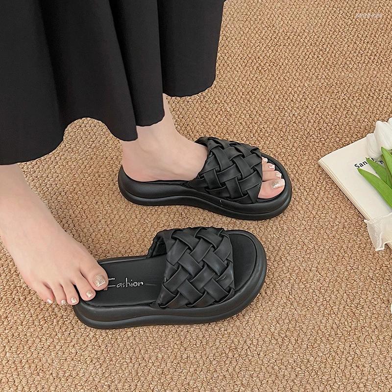 Slippers Women's Luxury Shoes Soft Large Outer Wear Head Thick Sole Summer 2026 Women