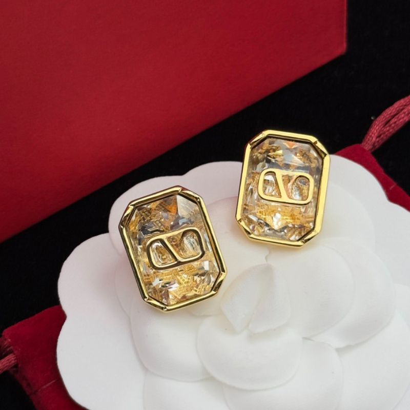 18K Gold Plated Designers Brand Earrings Designer Letter Ear Stud Women Crystal Pearl Geometric Earring Wedding Party Jewerlry Accessories