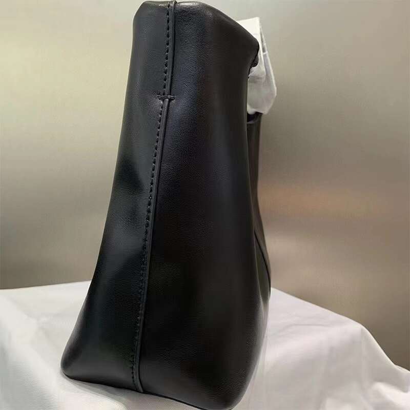 Soft Cowhide Tote Minimally Designed Large Capacity Handbag Vintage Versatile Women's Shoulder Classical Crossbody Bag