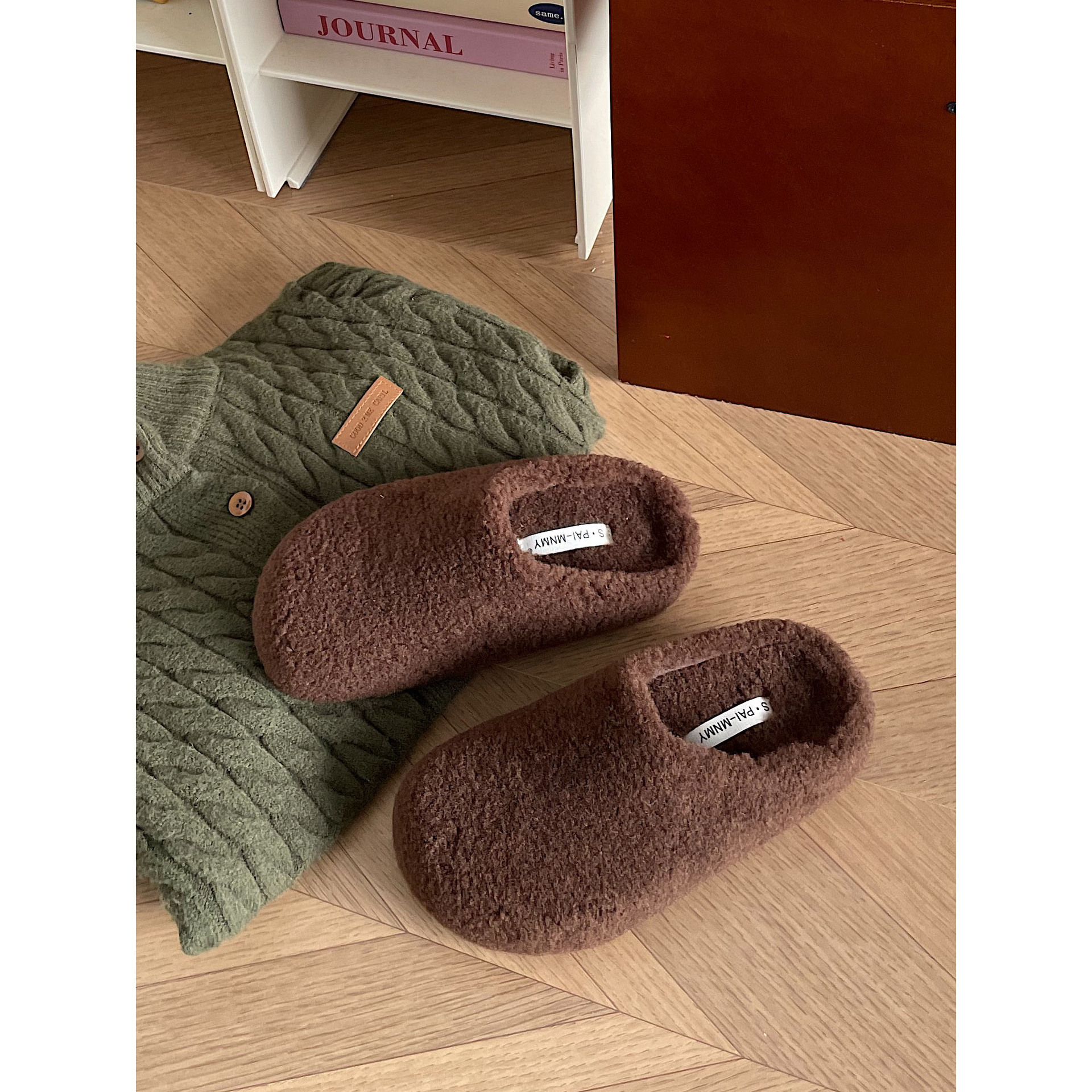 European Style Slippers Casual Hairy Slippers For Women 2024 New Winter Outfit, Flat Bottomed Lazy Mueller Shoes With Velvet Toe Cover, Half Trailer c