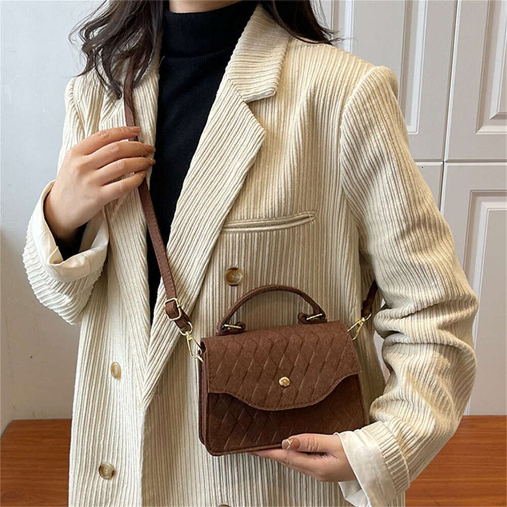 Designer Bag Blue Subaxillary Bag For Womens New Korean Fashion Ladies Shoulder Bag Trend Handbags Retro Designer Luxury Female Totes 2024 handbag