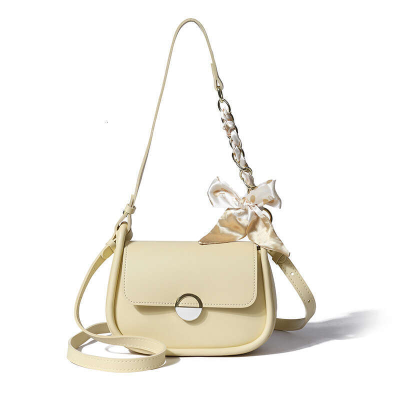 Underarm with niche texture for women's summer 2024 new trendy fashion chain small square bag, versatile Instagram crossbody bag
