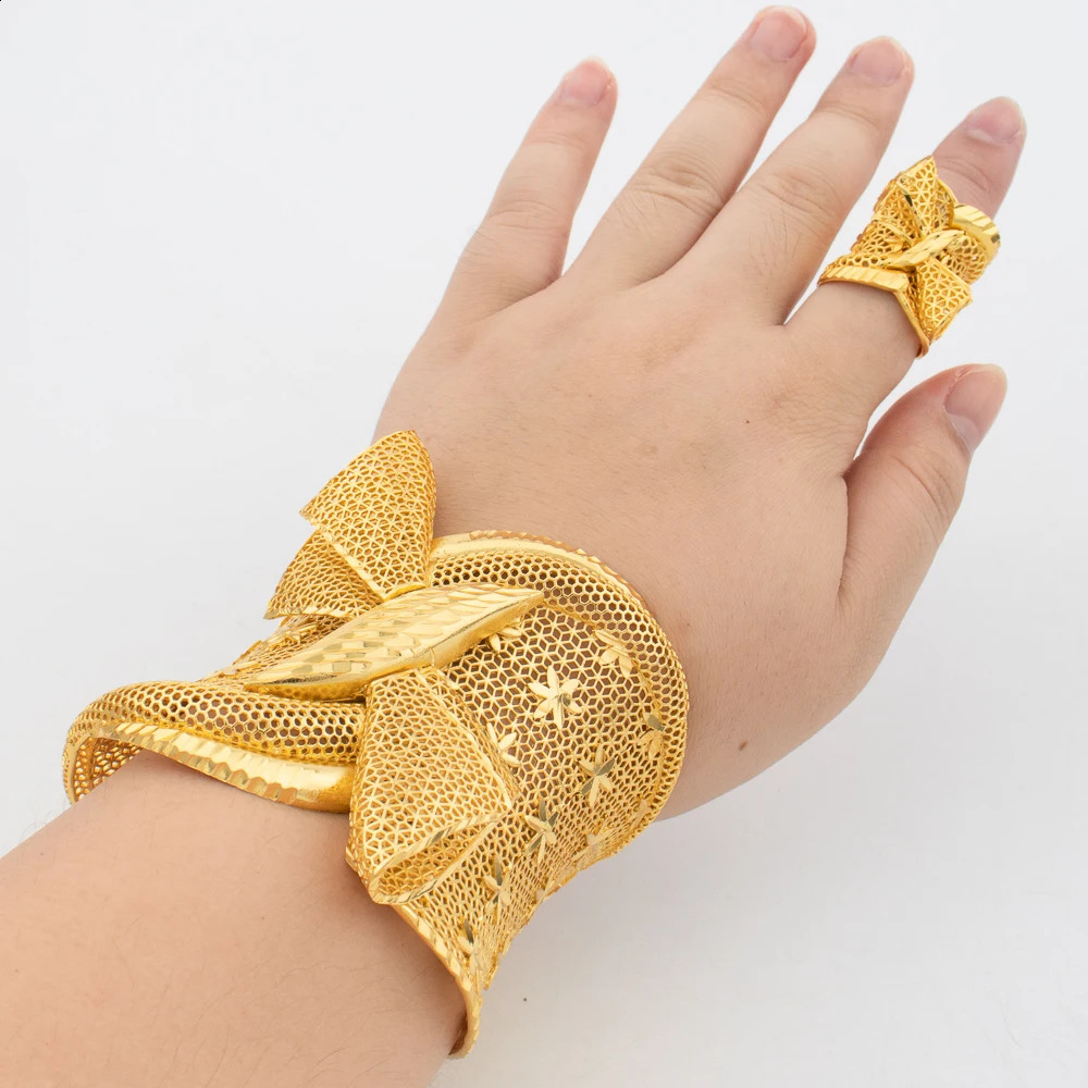 Dubai Cuff Bangle with Ring For Women 18k Gold Plated Copper Bracelet Jewelry Nigerian Wedding Party Gift Jewelry Accessories 241105