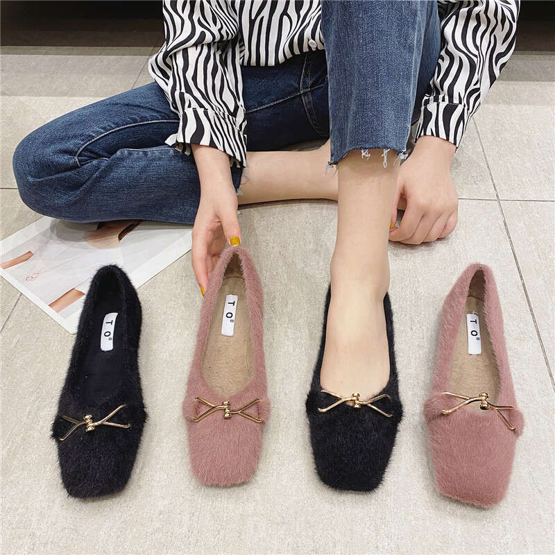 2023 Winter New Korean Version One Step Lazy Versatile Look Thin With Thick Plush And Fury, Flat Bean Shoes