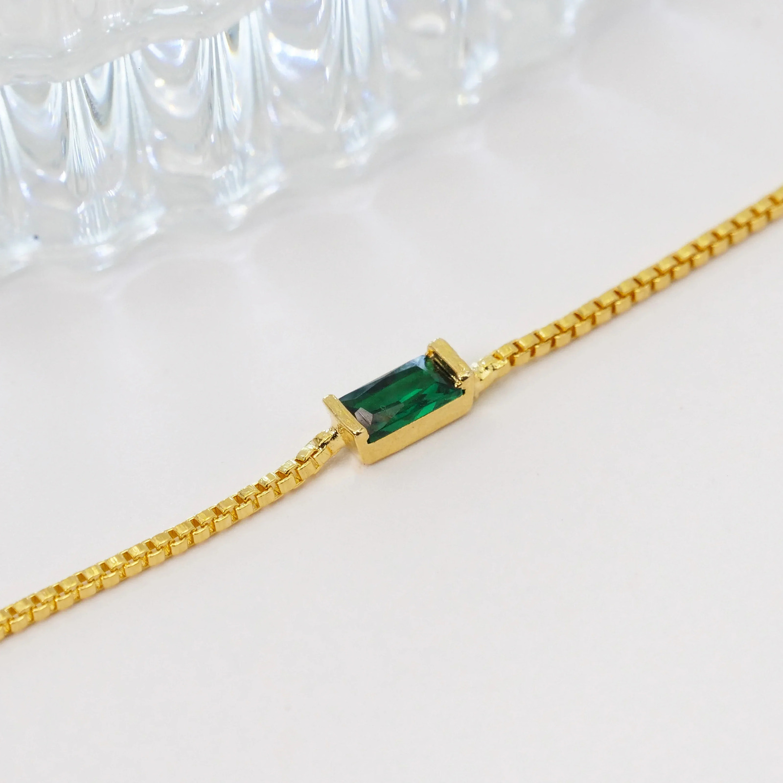 Exquisite copper plated 18K gold lightweight necklace and green zircon gemstone Korean vintage lightweight sedan and wi241105