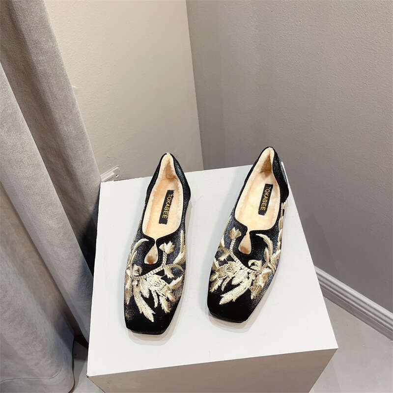 New Chinese Style Velvet Warm Fur For Women In Autumn And Winter, Korean Version, One Foot Soft Soled Cotton Shoes, Flat Bean Shoes