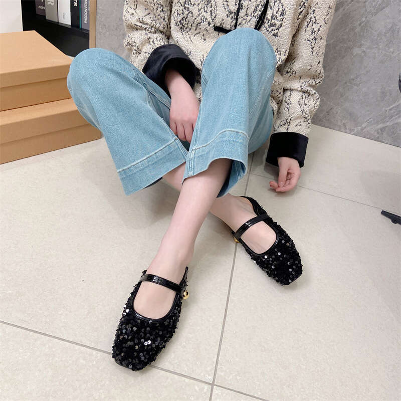 Xiaoxiangfeng Baotou Slippers For Women's Outwear 2024 Spring/Summer New Sequin Flat Bottom Mary Jane Muller Half Top