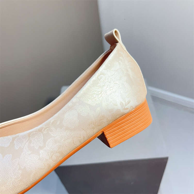 Chinese National Style Korean Version Spring And Autumn New French Thick Heel Soft Sole Square Toe Shallow Mouth Low Order Shoes For Women