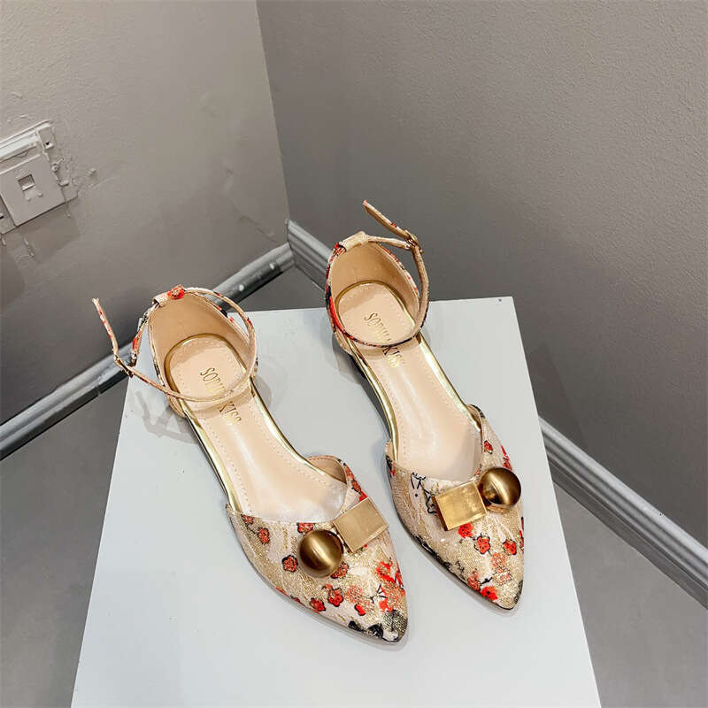Elegant Temperament Embroidered Mid Sandals Women's Summer Korean Version New Chinese Ancient Style Thick Heel Evening Pointed Embroidery Single 