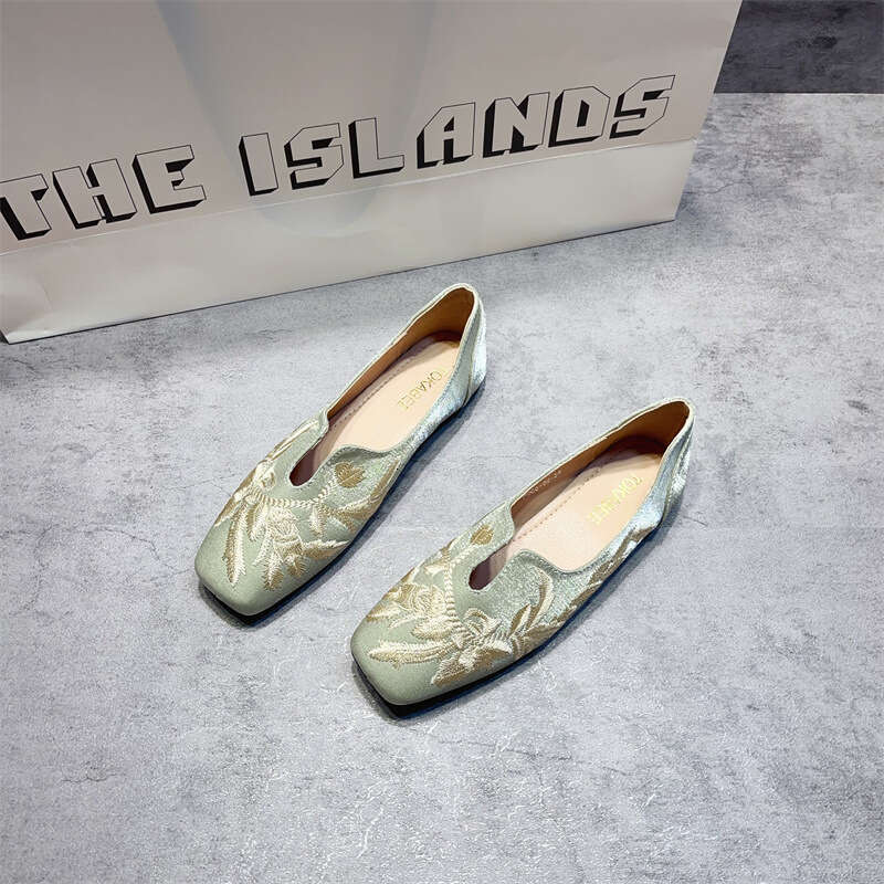 Hand Embroidered New Women's For Summer, Fashionable And Versatile, Square Toe, Chinese Style Hanfu, Flat Bottomed Single Shoes