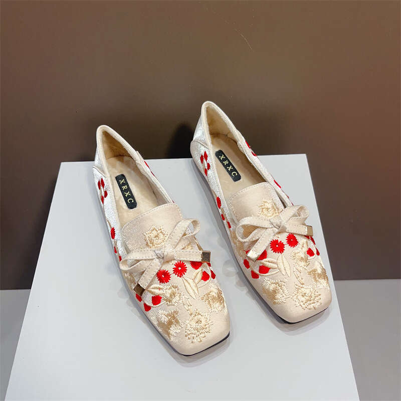 Butterfly Knot Decoration Square Toe With Fuzzy Fur Women's Korean Version, New Embroidered Fabric Flat Sole Single Shoes, Work Shoes