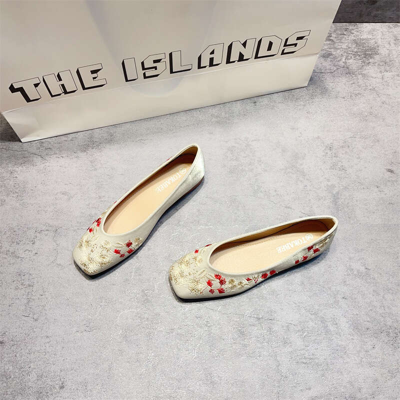 New Chinese Women's Korean Version Spring/Summer New Style Temperament Shallow Mouth Single Shoe Soft Sole Flat Heel Embroidered Cheongsam Shoes