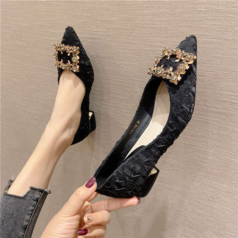 Single Hoe 2023 Pring/Ummer New Item, Veratile For Ladie, With A Thick Heel And Pointed Temperament. Metal Rhinetone Hallow Mouth Mid Heeled Women