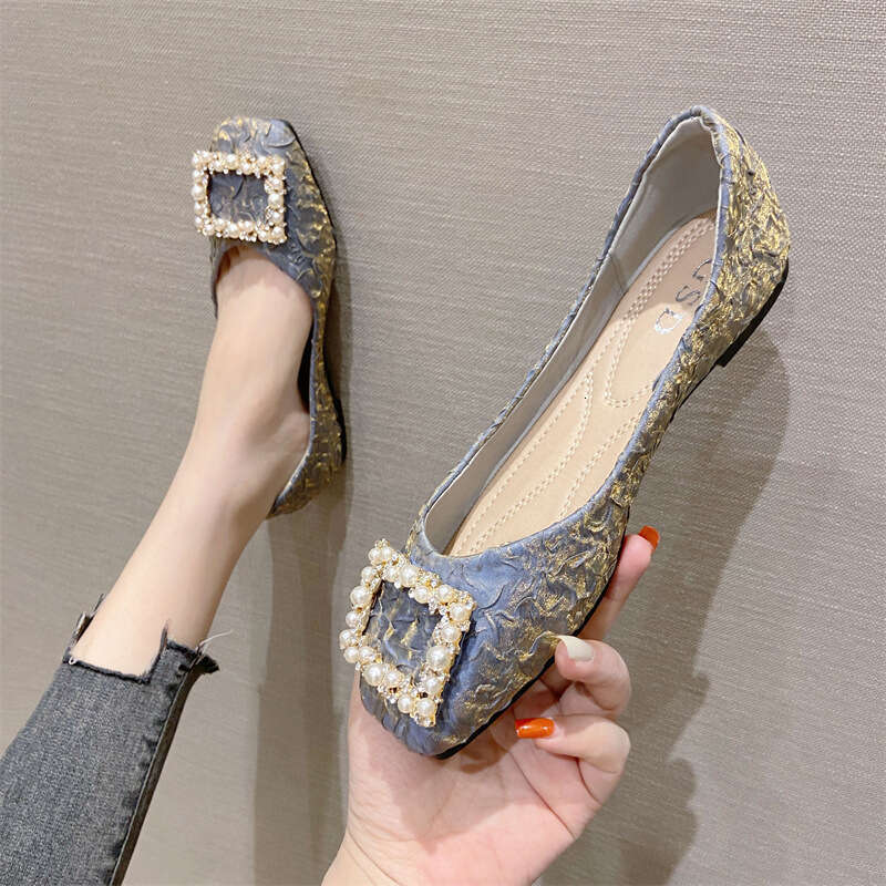 Korean Version 2023 Spring/Summer New Single Shoe Women's Head Pearl Buckle Shallow Mouth Flat Sole Soft Face Fairy Scoop Shoes