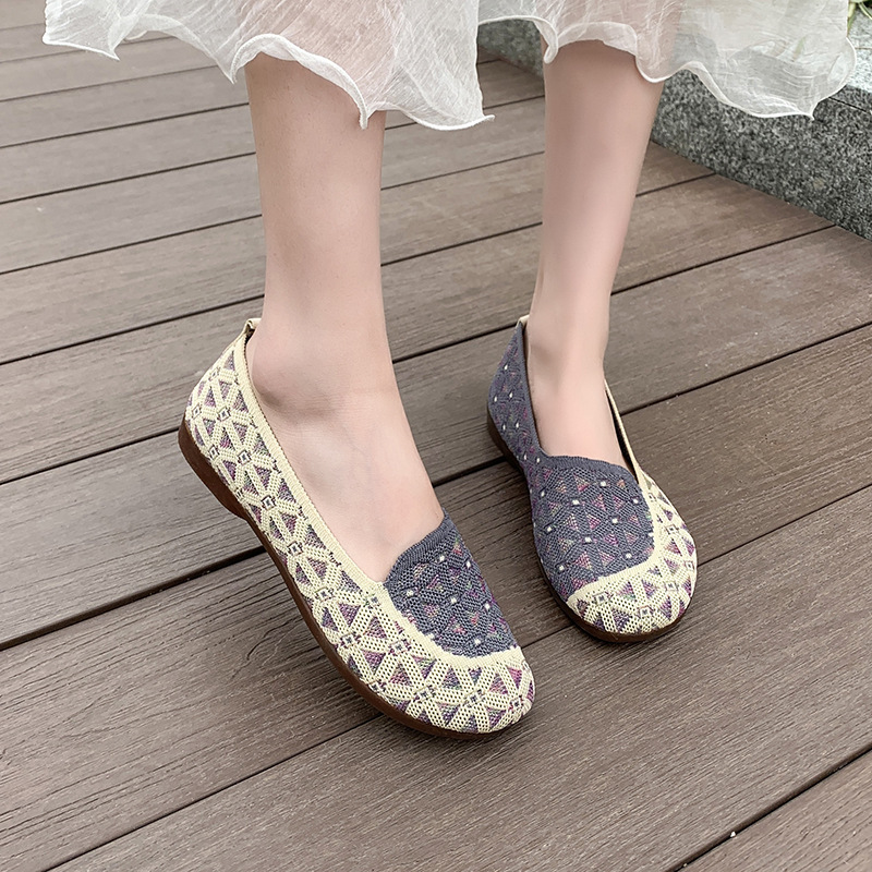 Versatile Women's Knit Footwear Lightweight, Comfortable, and Breathable for All Seasons