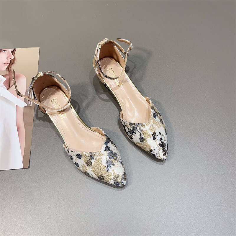 Temperament Embroidered Baotou Sandals Women's Korean Edition Summer Fashion Glitter Thick Heel Straw High Heels New Chinese Style