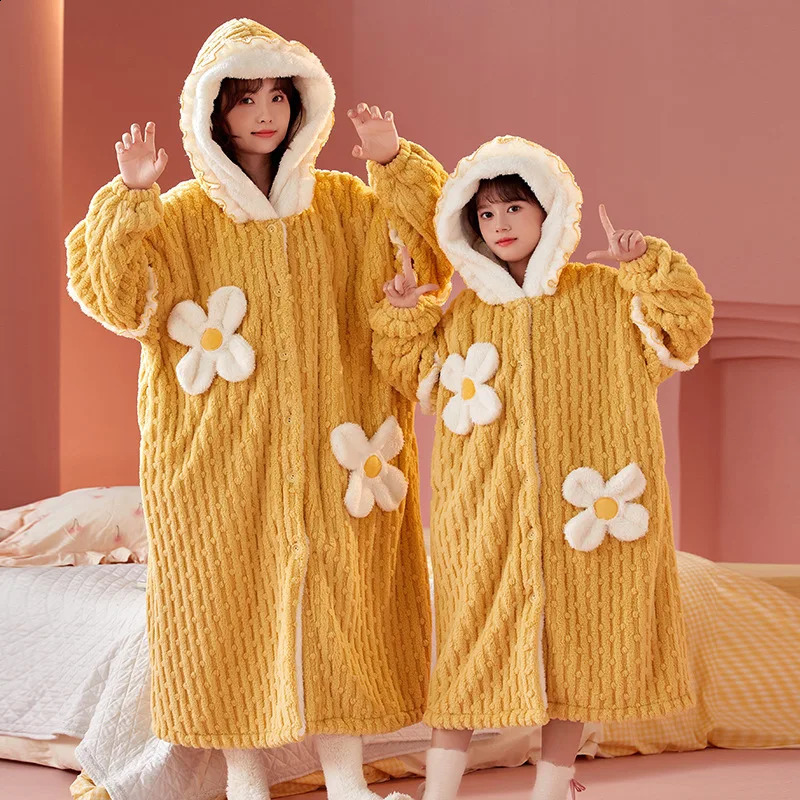 Cute rabbit bathtub childrens hooded evening dress winter thick flannel bathtub baby girl home dress coral velvet pajamas 241105