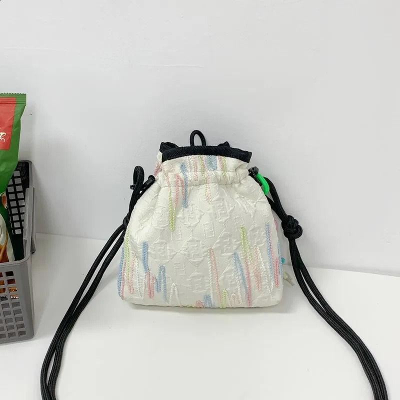 Womens Bag Fashion Simple Shoulder Bag High Quality Ten Font Pull Rod Nylon Lightweight Selling 241105
