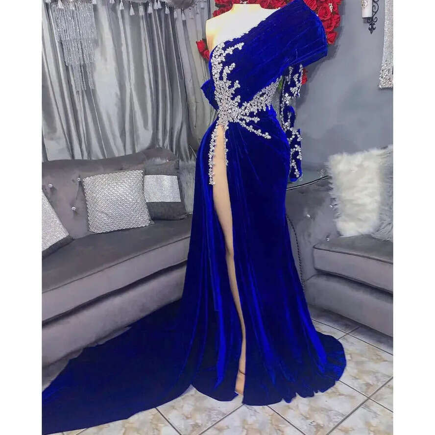 Blue Aso Royal Arabic Ebi Prom Dress Beaded Crystals Sheath Evening Formal Party Second Reception Birthday Engagement Gowns Dresses Robe De Soiree Zj 