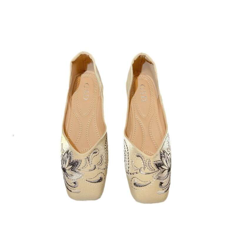 Ethnic Style Embroidered Single For Women 2024 Comfortable Soft Sole Square Toe Shallow Mouth New Chinese Qipao Flat Bottomed Bean Shoes