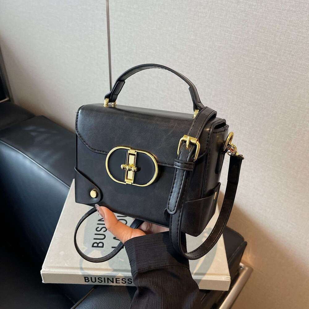 2024 new women's bag popular niche design, light luxury, fragrance style, small square bag, high-end and versatile one shoulder handbag