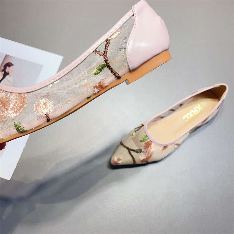 Sandals Summer Korean Version Versatile Flower Ancient Hanfu Pointed Mesh Embroidery New Chinese Style Women's Shoes