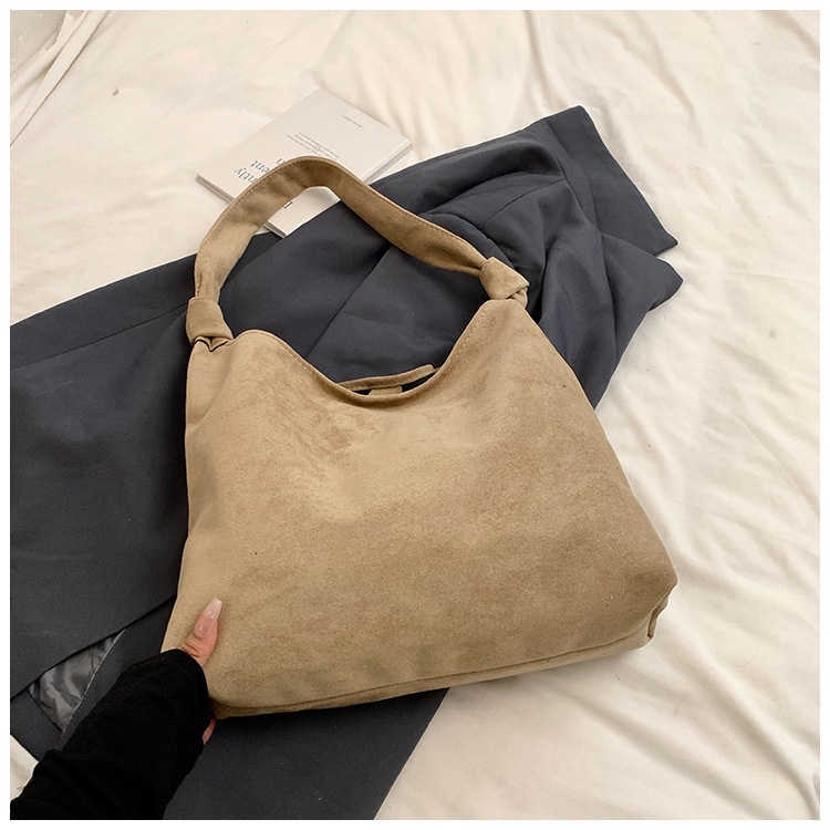 Designer's new shoulder bag, women's casual multifunctional handbag, commuting simple capacity, multi design handbag, fashionable bag
