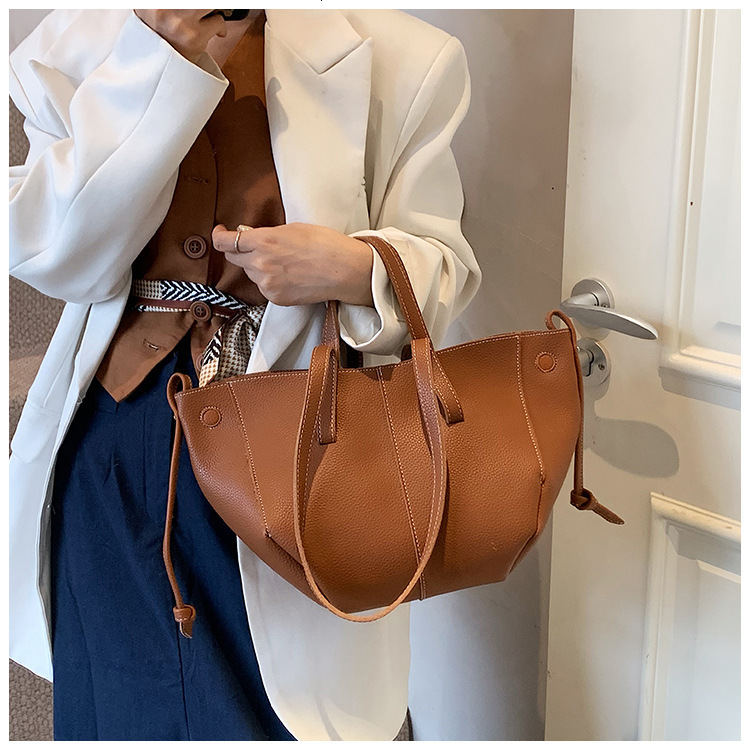 New designer Wings women's new French style trendy large capacity handbag multifunctional commuting armpit shoulder bag