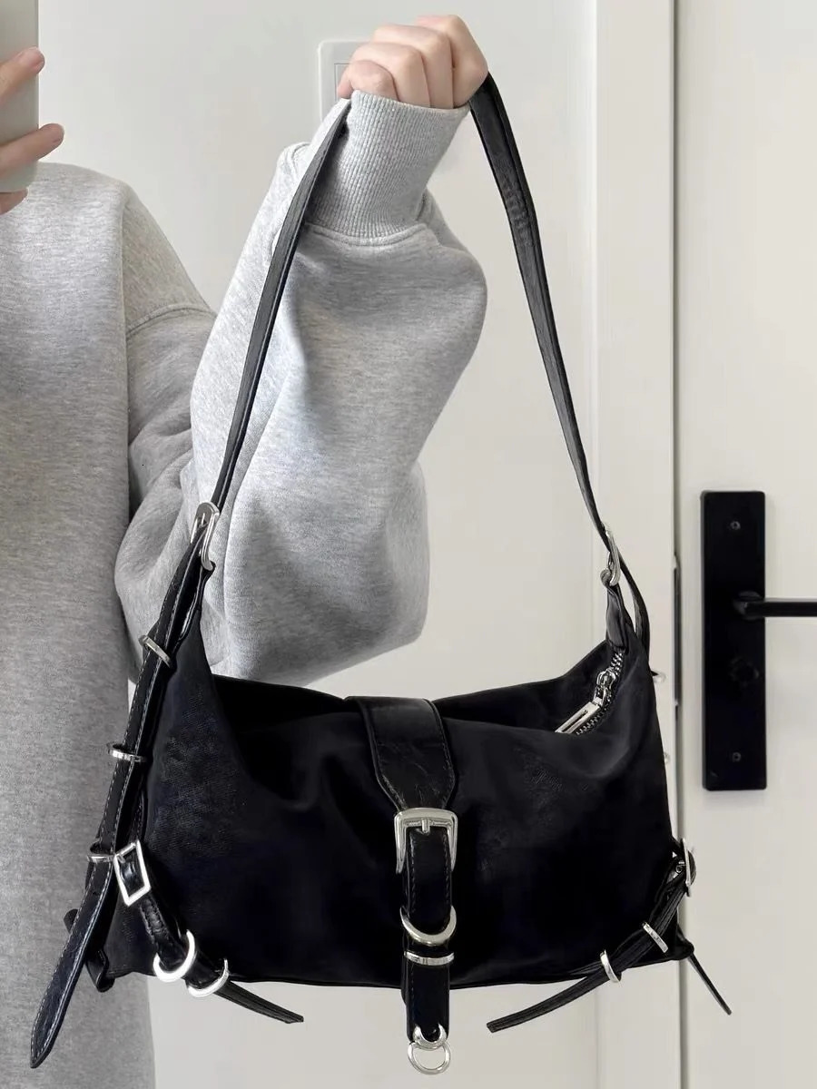 Silver Shoulder Bag for Women er Vintage Motor Handbag Small Square Mobile Phone Bag Female Black Underarm Coin Purse 241104