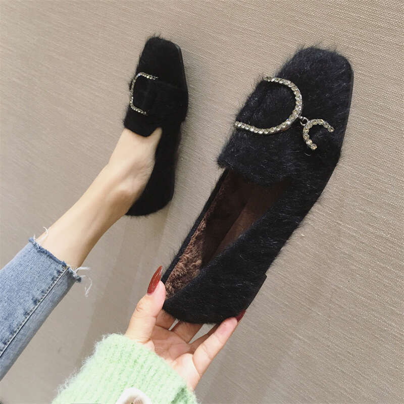 One Foot Hairy For Women 2023 Winter New Korean Version Fashionable Versatile And Warm Single With Added Velvet, Casual Bean Shoes