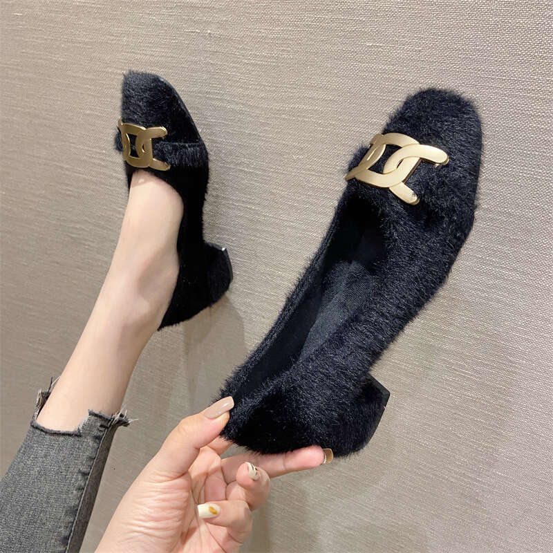2023 Autumn/Winter New Single Women's Head Hairy Metal Buckle Low Heel Outdoor Casual With Velvet Bean Shoes