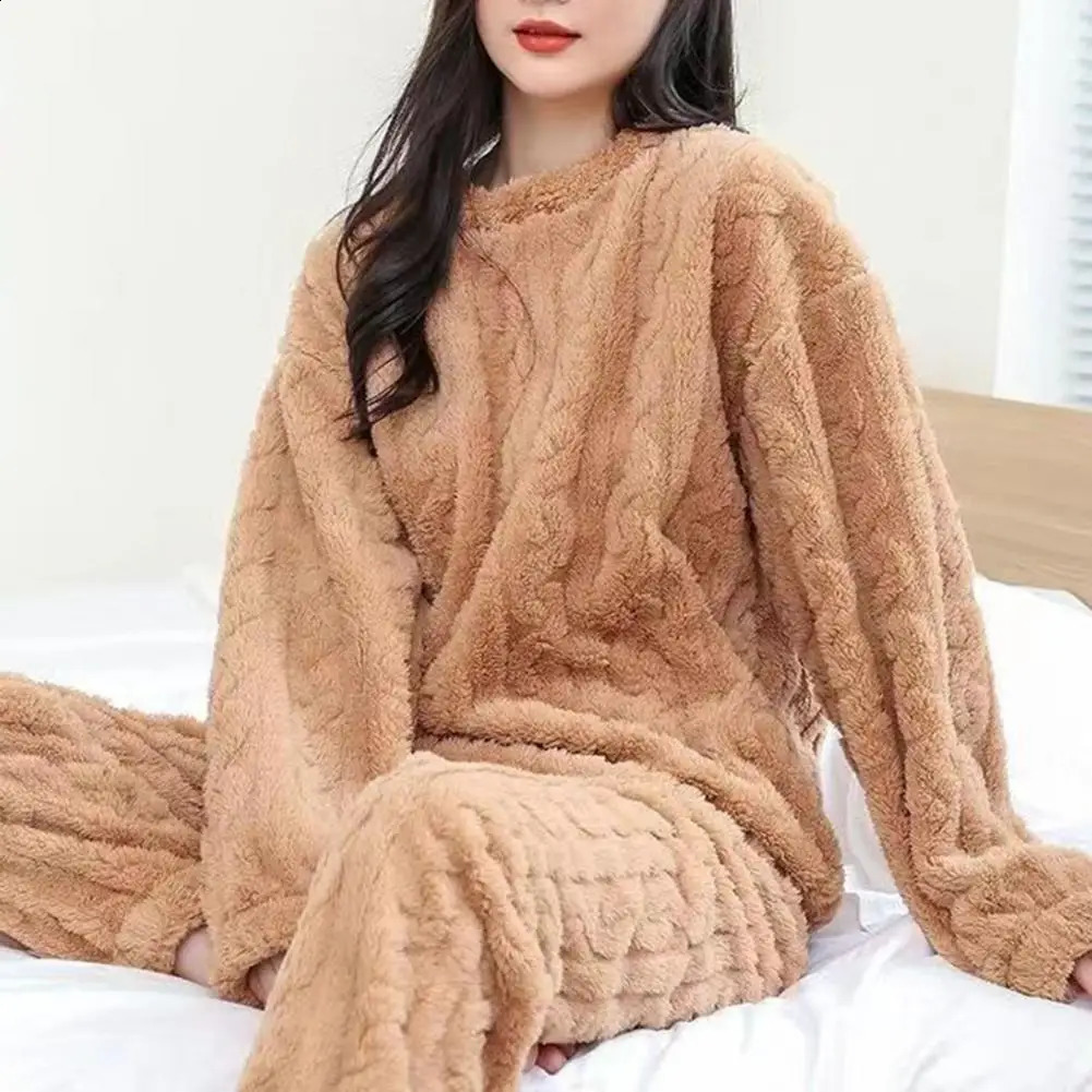 Stylish Crew Neck Pajamas Winter Pajama Set Stylish Comfortable Winter Pajamas Warm Plush 2-piece Sleepwear for Women for Autumn 241105