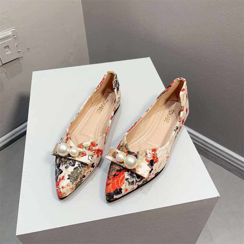 Sharp Pointed Sole Single For Women Flat Heels, Korean Version Spring And Autumn Scoop Shoes Paired With Cheongsam, Printed Women's Shoes, New Ch