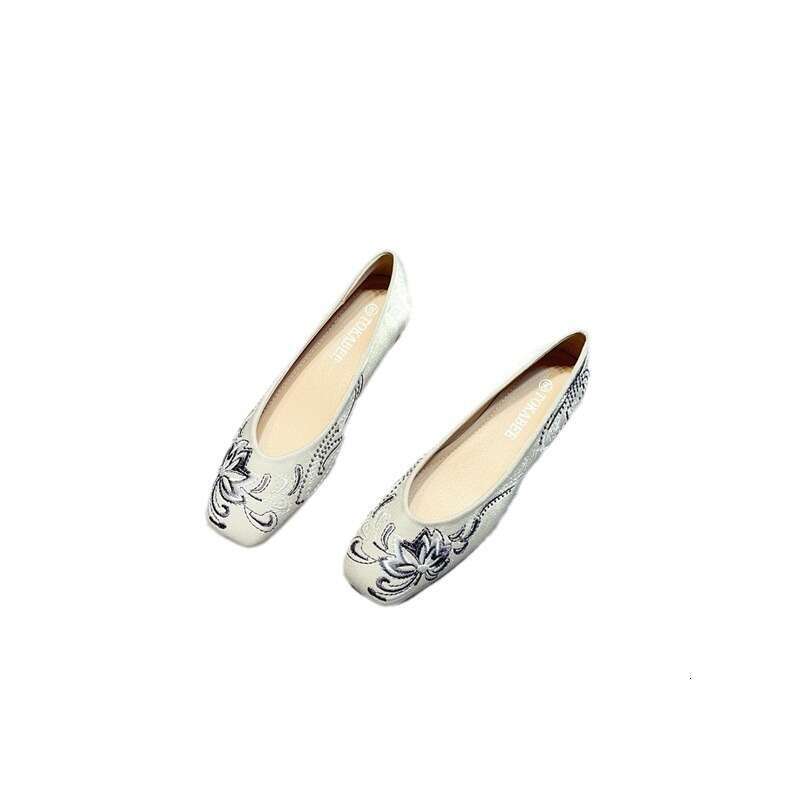 New Chinese Women's Korean Version Spring And Summer New Style Embroidered Single Shoe Shallow Mouth Square Soft Sole Flat Toe Grandma Shoes
