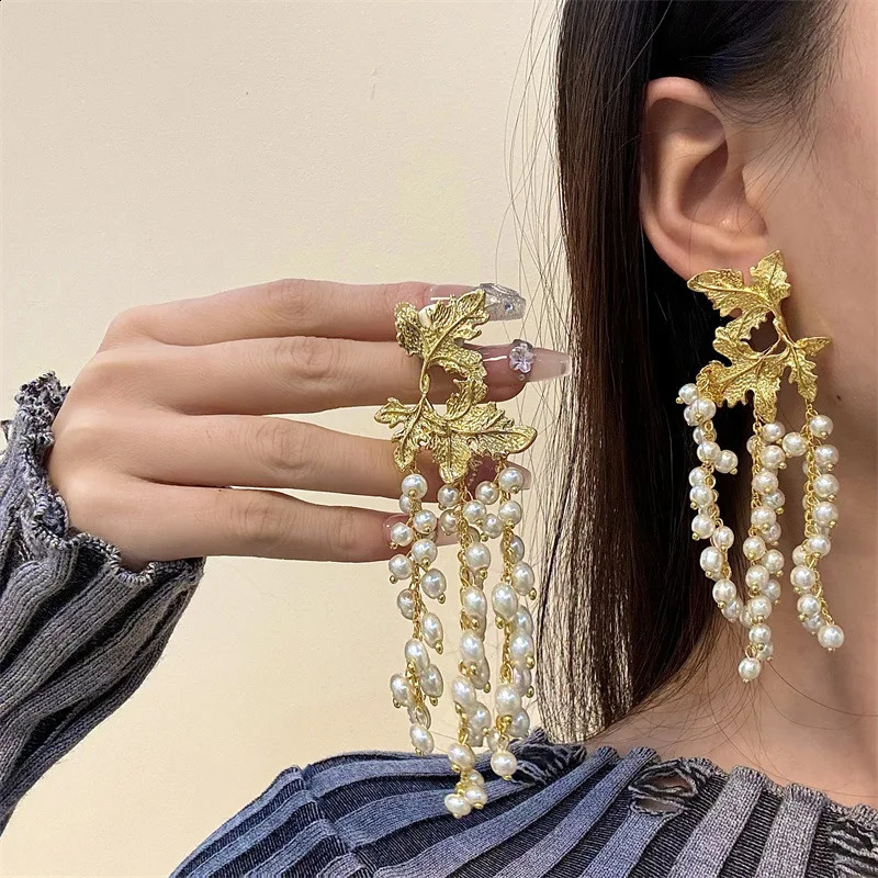 Womens Vintage faux Pearl Earring Crystal Waterdrop Pendant Earrings Cubic Zirconia Leaves Jewellery Trendy Jewelry 241105