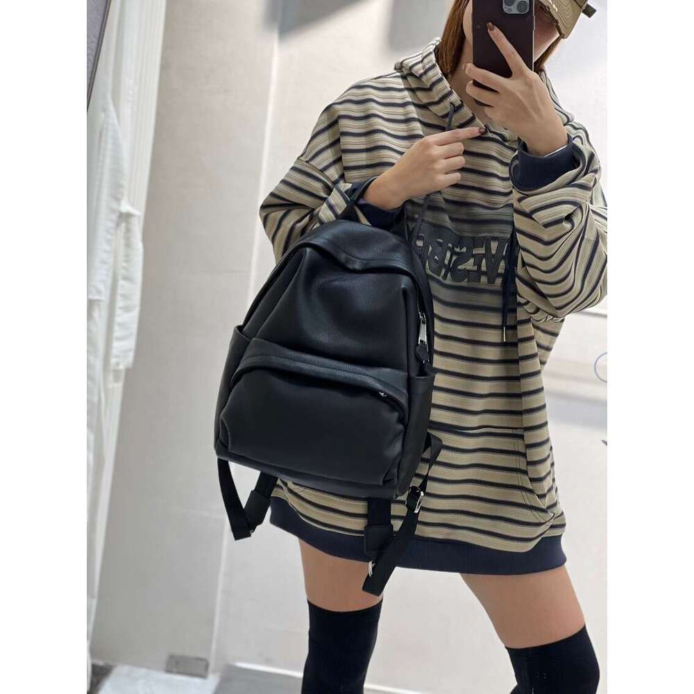 Simple Versatile Head Layer Backpack Women's Large Capacity Soft Leather Computer Bag Travel Pouch Black