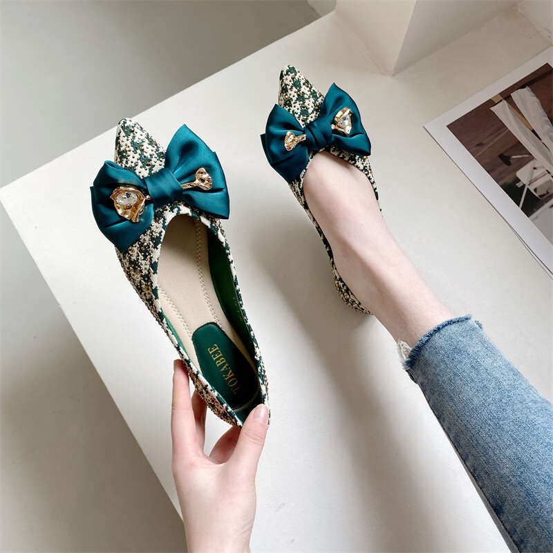 2023 Spring/Summer New Lady Thousand Bird Grid Pointed Flat Bottom Shallow Mouth Increased Bow Water Diamond Cloth Single Shoes