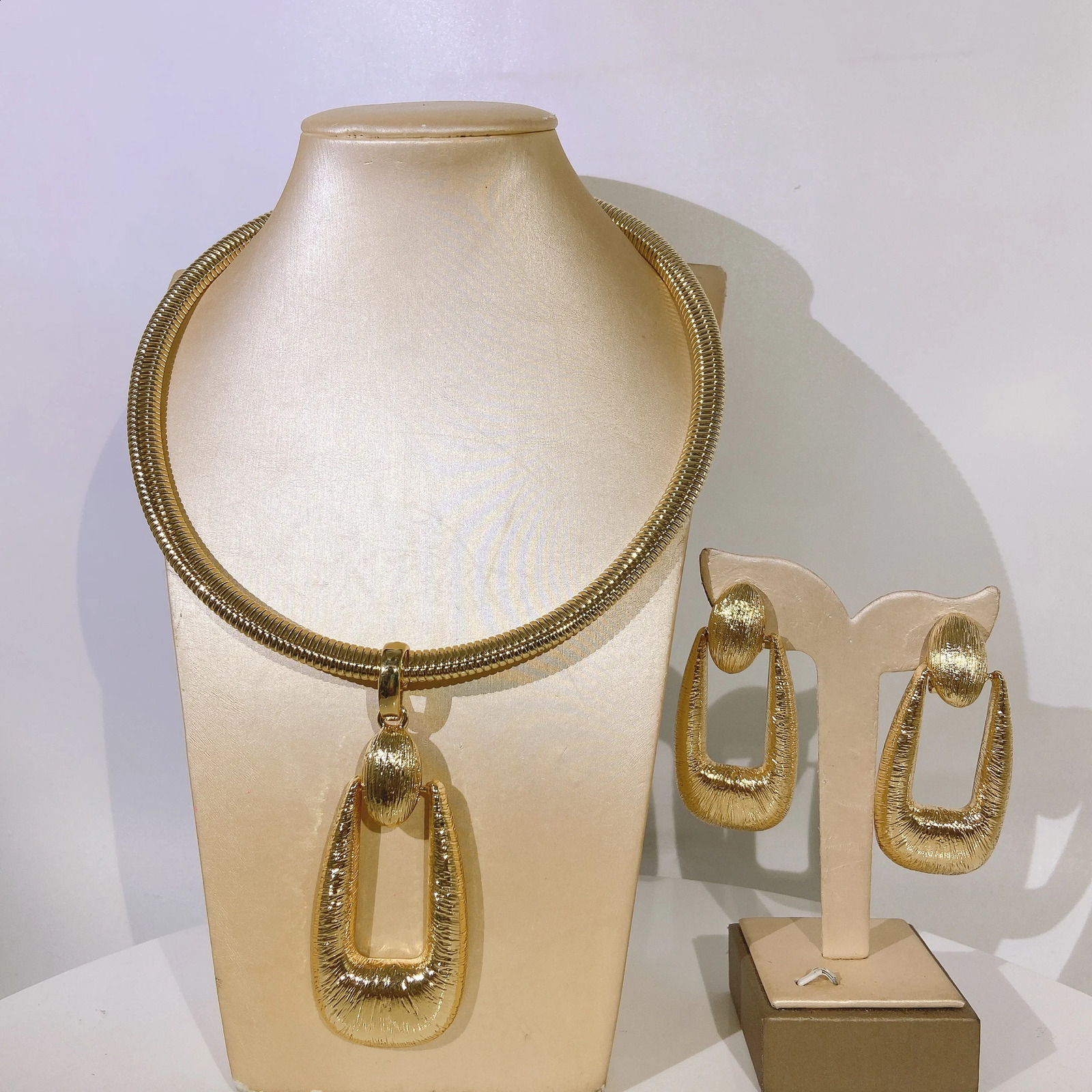 Women Jewelry Set Egg Shape Pendant and Earrings Women Gift Party Jewelry Italian Gold Plated Necklace and Earrings Set 241105