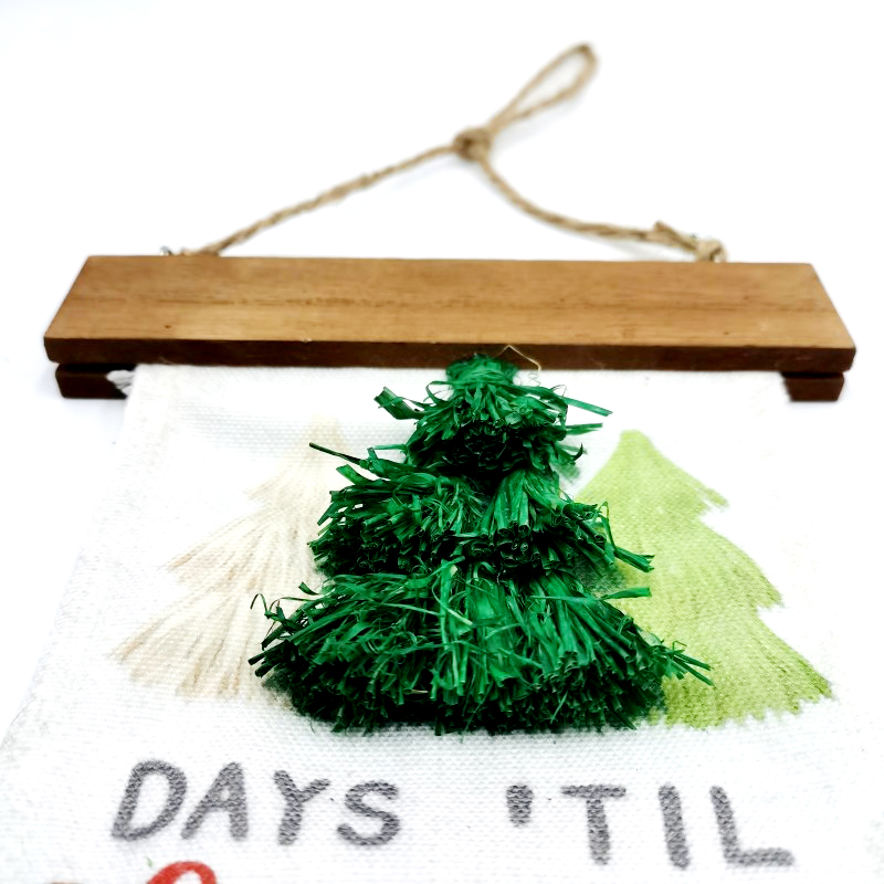 Classic Green Pinecone Christmas Ornament - Elegant Seasonal Crafting Piece