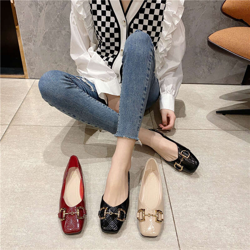 2023 Spring New Women's Head Low Heel Metal Buckle Single Shoe Cover Foot Shallow Mouth Fashionable Lacquer Leather Flat Shoes
