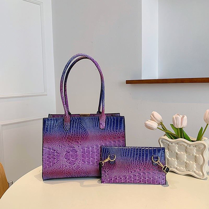 New handheld armpit crossbody bag with designer Brahman Crocodile pattern, fashionable bag