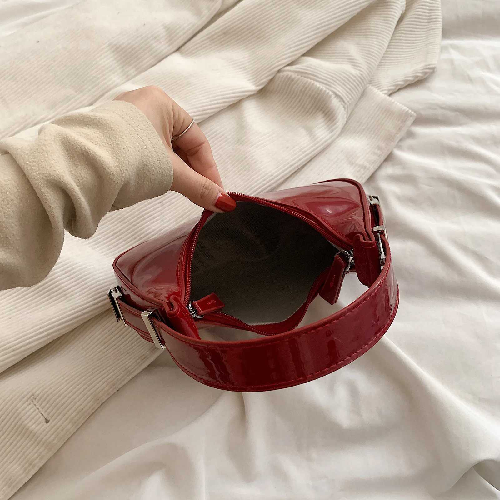 Vintage Leather Wine Red Shoulder Bags for Womens Patent Crescent Bag 2024 French Designer Small Handbag Ladies TotesC250401
