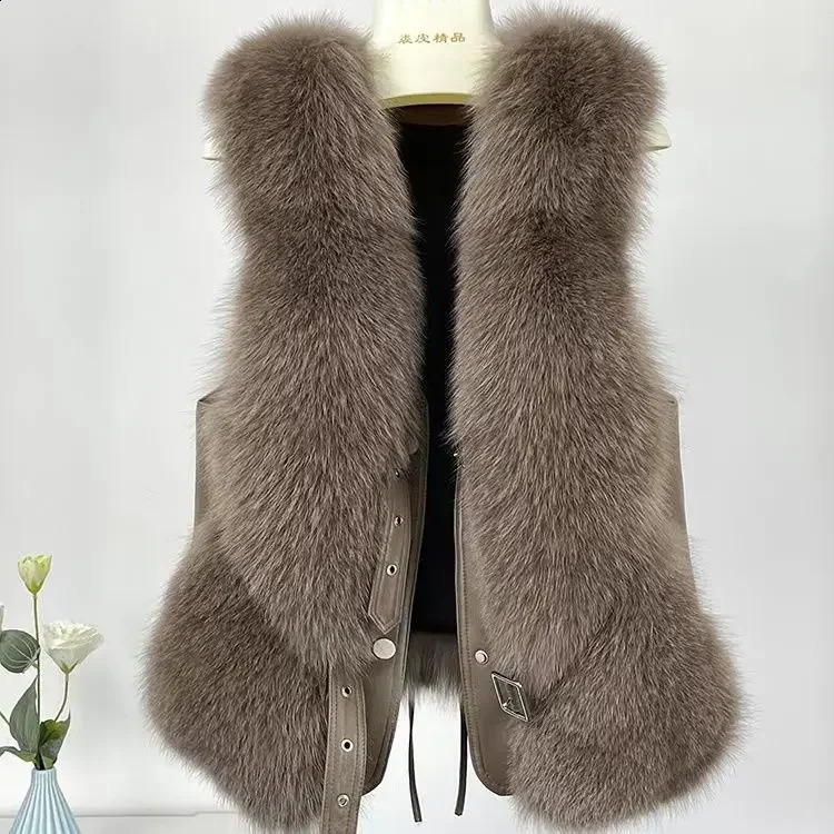 2024 Autumn Winter Fur Coat Women Vest Short Spliced with Solid Color Fur Clothing Shoulder V-neck 241105
