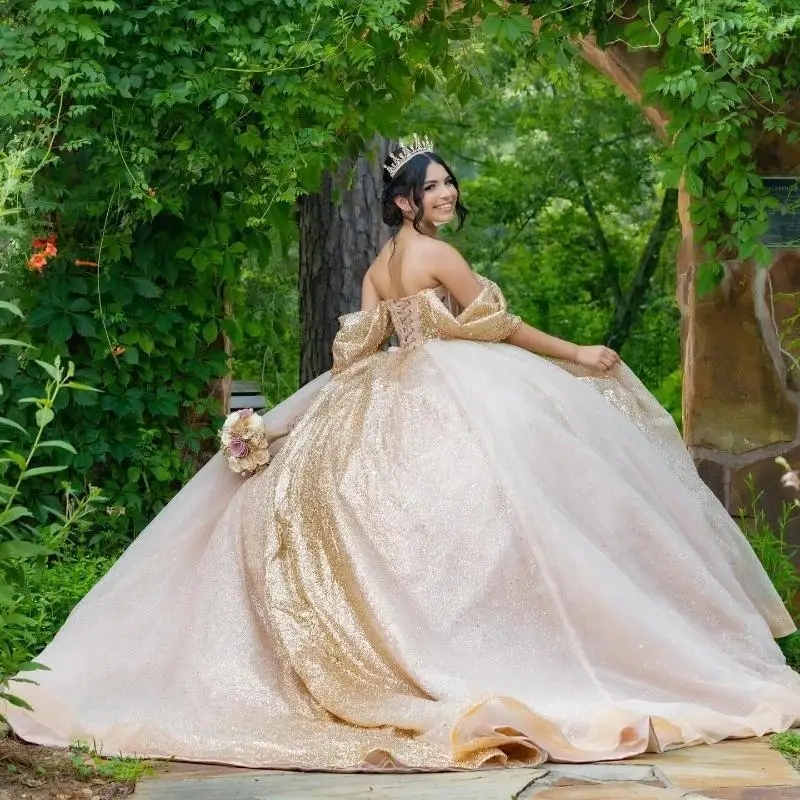 Light Champagne Sparkly Quinceanera Dresses Off Shoulder Vestidos De 15 Anos Beading Crystal Tull Princess Party Gowns Sweet Dress