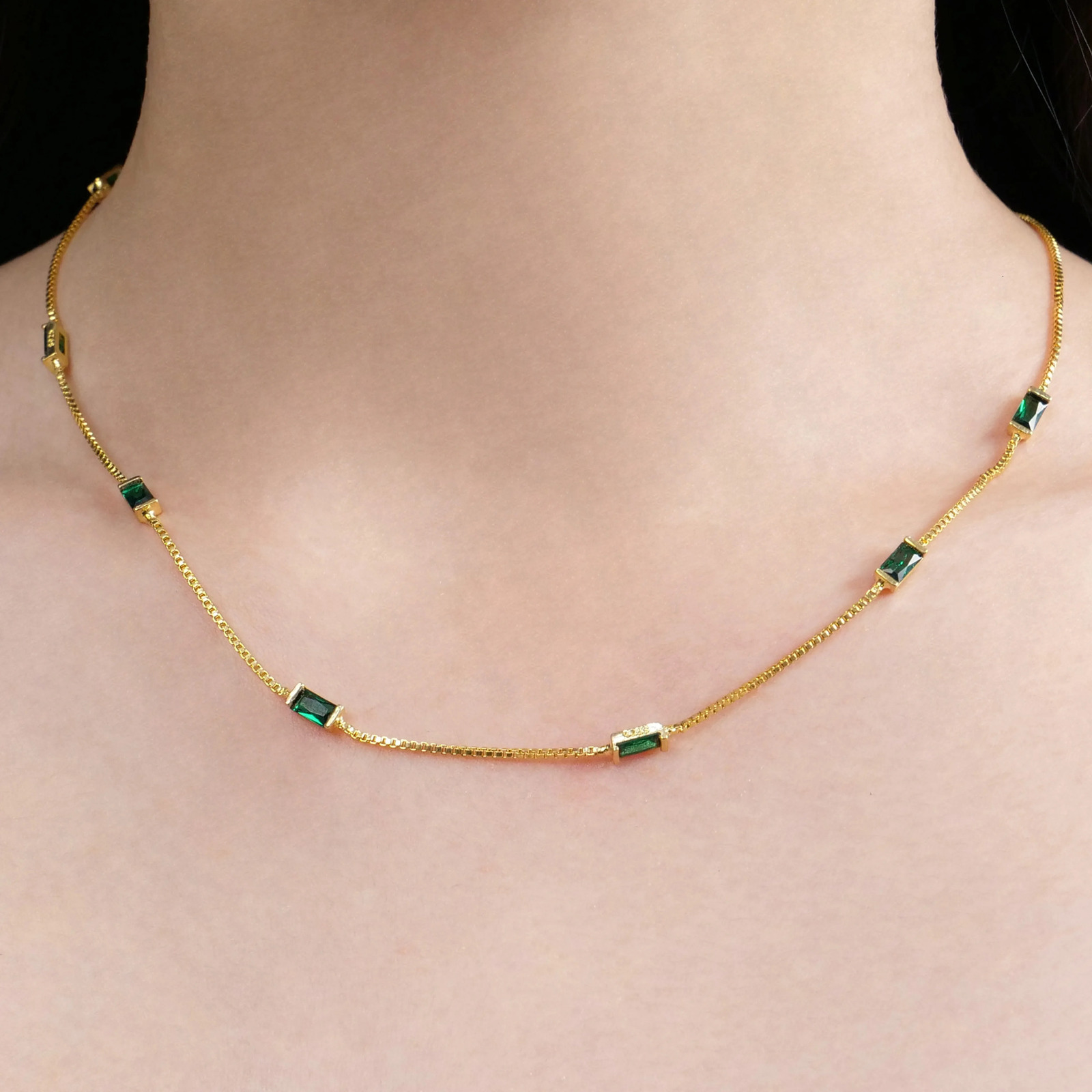 Exquisite copper plated 18K gold lightweight necklace and green zircon gemstone Korean vintage lightweight sedan and wi241105